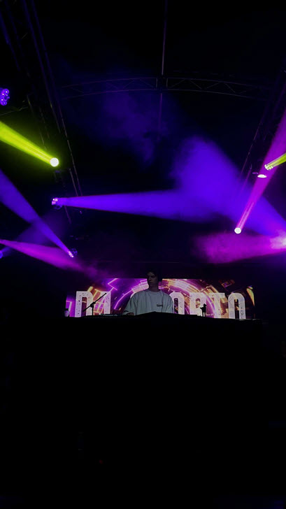 images/fotos/DJ-Sjorto-04.jpg#joomlaImage://local-images/fotos/DJ-Sjorto-04.jpg?width=409&height=728