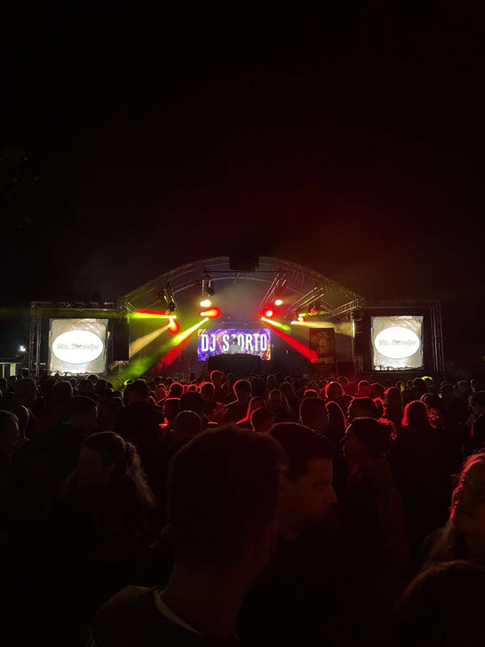 images/fotos/DJ-Sjorto-05.jpg#joomlaImage://local-images/fotos/DJ-Sjorto-05.jpg?width=546&height=728