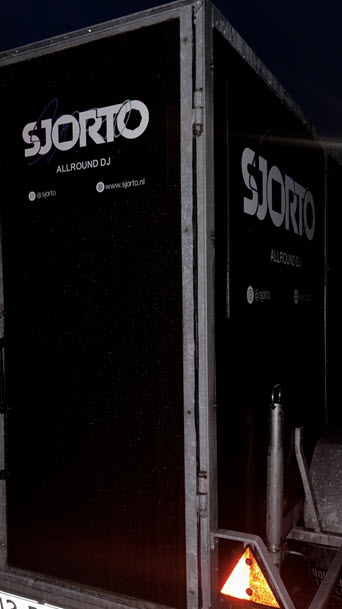 images/fotos/DJ-Sjorto-08.jpg#joomlaImage://local-images/fotos/DJ-Sjorto-08.jpg?width=342&height=609